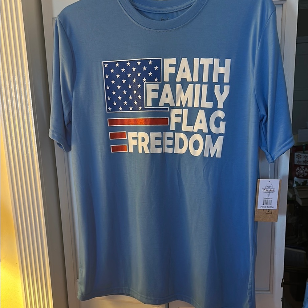 Men’s American Legends 🇺🇸FAITH FAMILY FLAG FREEDOM 🇺🇸Tee Shirt in Size L/XL